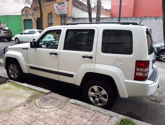 JEEP LIBERTY 2013  SPORT 4X2