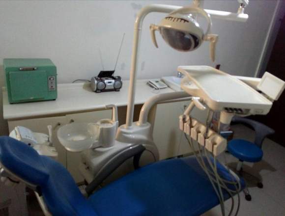 SE VENDE SILLÓN MÁS EQUIPAMIENTO DENTAL 