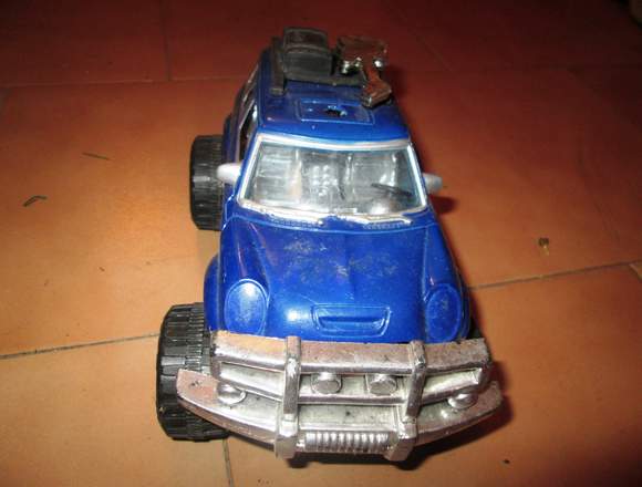 CARRO DE JUGUETE AZUL PARA EL DIA DEL NIÑO