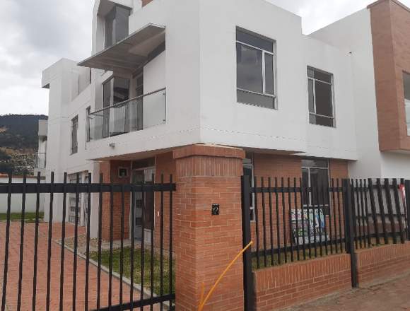 A ESTRENAR CASA TENJO SE VENDE