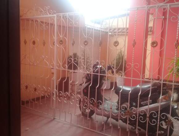 Se vende casa céntrica en El Triunfo - Guayas