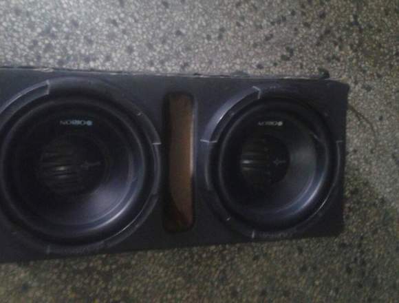 se vende o se cambia por moto sonido   04248937502