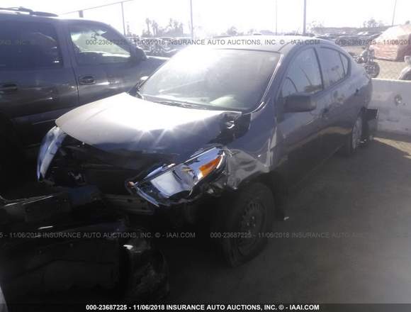 NISSAN VERSA 2015 (no esta en el pais )