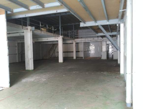 Barcelona nave de 510m2 pb370m2 p1ª 140m2