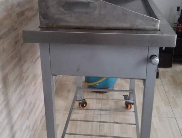 ASADOR Y/O PLANCHA  A GAS PROPANO CON RUEDAS