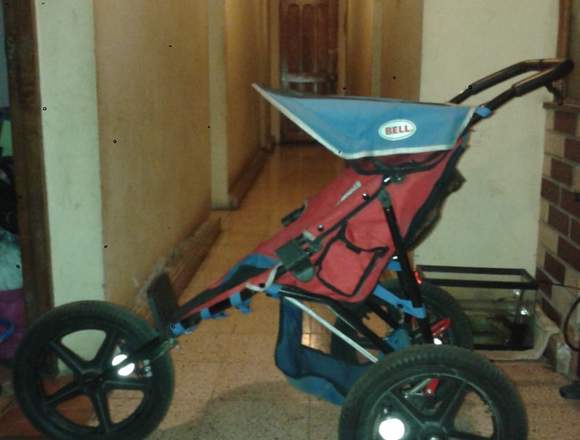 Coche deportivo marca BELL 