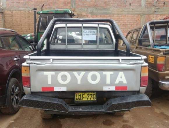 VENDO CAMIONETAS TOYOTA HILUX 4X4 DOBLE CABINA