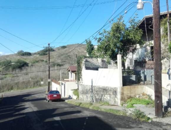 VENDO CASA COL. MODERNA ENSENADA 300 M