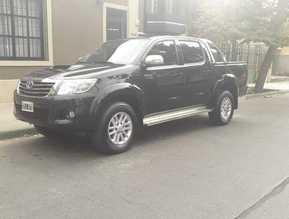 TOYOTA HILUX 3.0 SRV AÑO 2014 