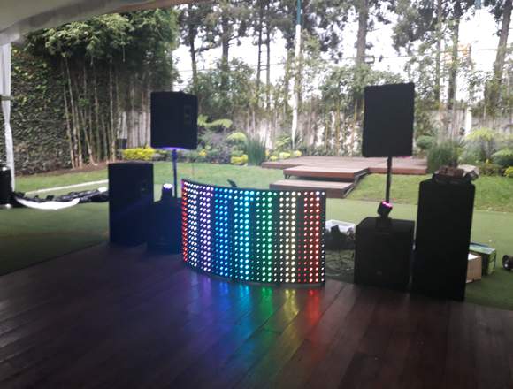 RENTA DE PISTAS ILUMINADAS Y SERVICIOS DE DJ