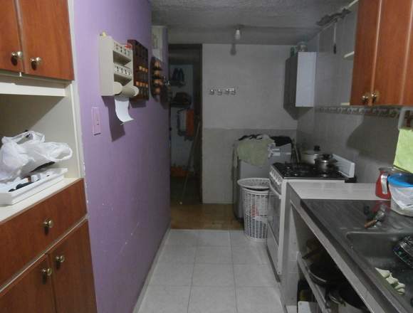 VENTA CASA DOS PISOS CON LOCAL B/LOS ÁLAMOS CALI