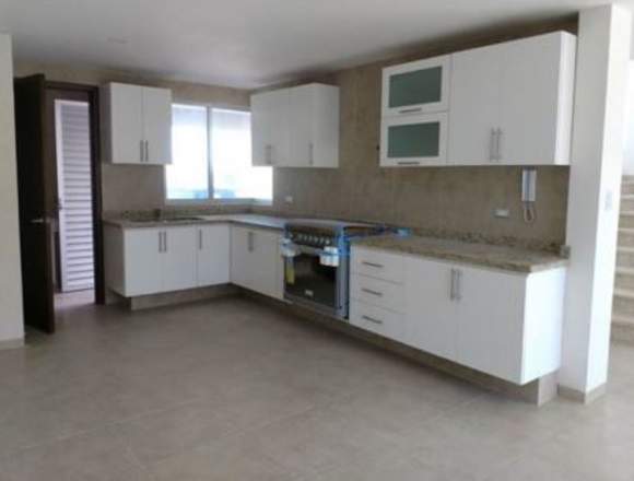 Casa en venta en Puebla, Lomas de Angelòpoli