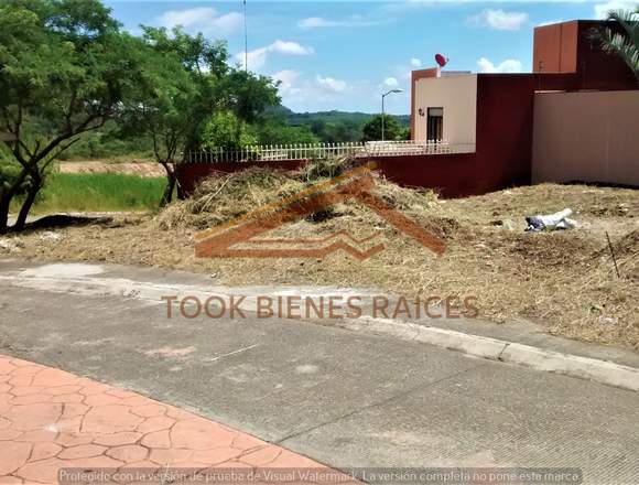 TERRENO CON 3 FRENTES UBICADO EN MONTEMAGNO