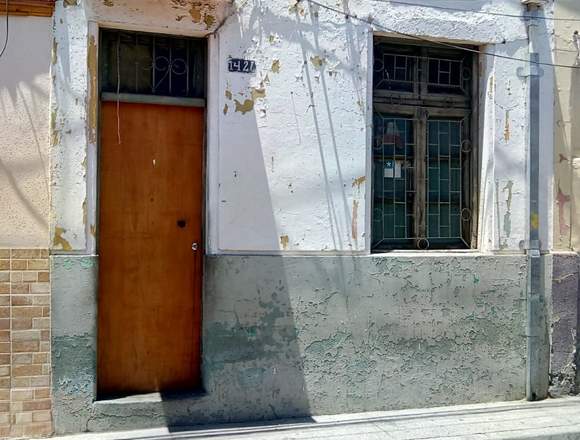 SE OFERTA CASA EN BARRIO VICTORIA STGO CENTRO 