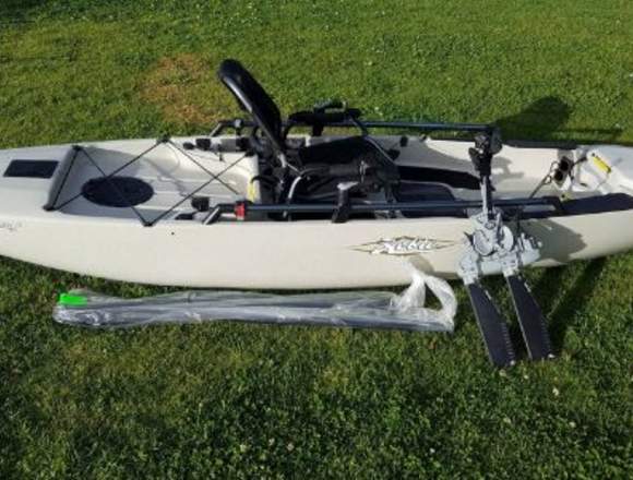 2017 Hobie Pro Angler 12 kayak