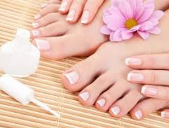 MANICURIA Y PEDICURIA EN SALON CAROLINA'S