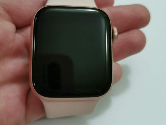 Apple Watch series 4. Con garantía. 