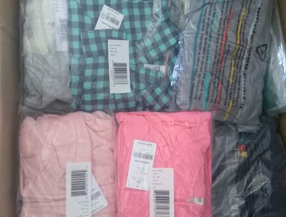 Lote de ropa para niños marca Carter's