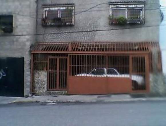 VENDO CASA GUAICAIPURO 04123760905 AV ANDRES BELLO