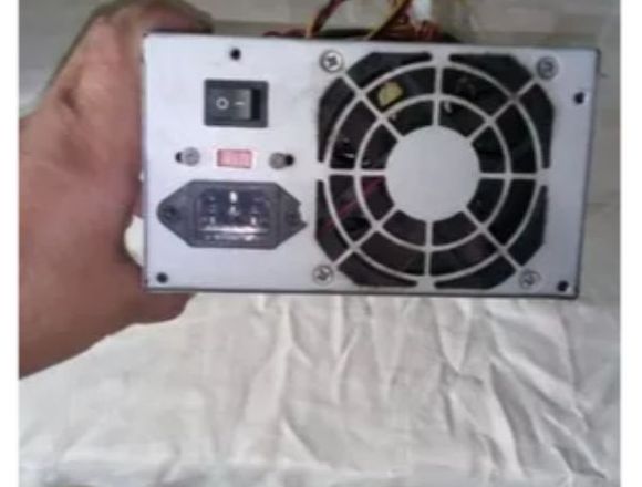 Fuente De Poder De 550w (usada)