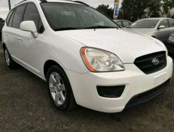 Kia Rondo - 2010 like new