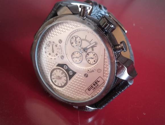 reloj diesel de doble ora