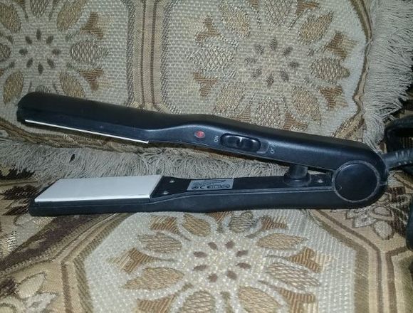 SE VENDE PLANCHA DE CABELLO 