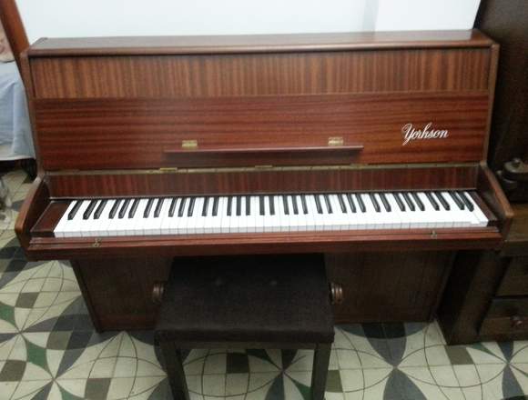 PIANO VERTICAL DE MARCA YORKSON 