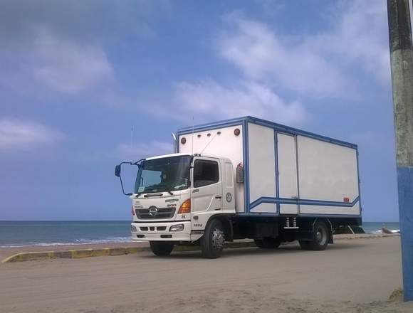 camiones de alquiler mudanzas Quito 0987308404 wha