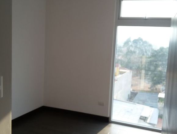 Rento apartamento nuevo, en Bosques, z 04 de Mixco