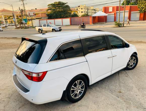 Honda Odyssey EXL 2013, clean carfax 