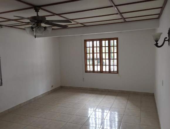 17-3543 AF Gran casa en Coco del Mar se vende