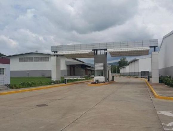 19-1556 AF Terreno industrial se vende en Tocumen