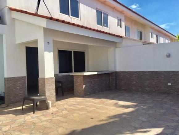 19-3708 AF Hermosa casa amoblada vende Versalles