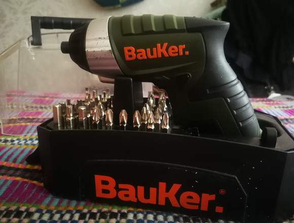 TALADRO BLACK DECKER  Y ATORNILLADOR BAUKER