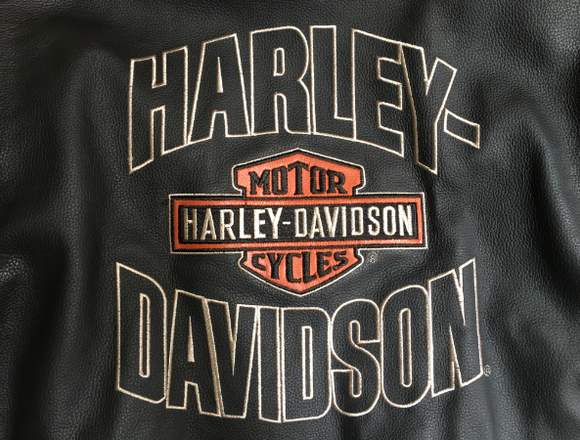 Casaca de cuero Harley Davidson talla M, estado OK