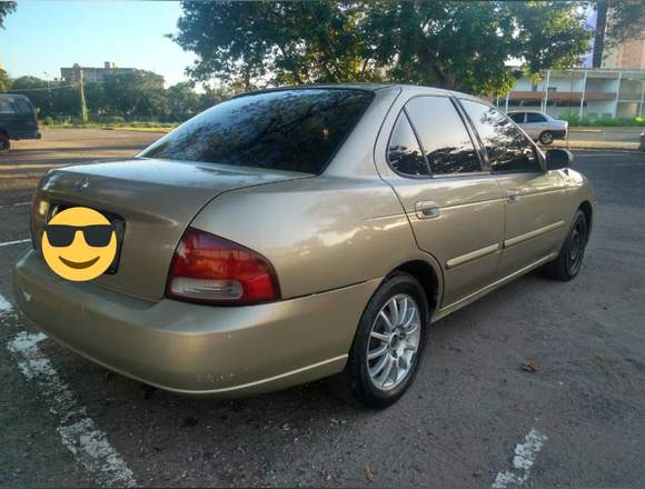 Nissan sentra 2002 color dorado