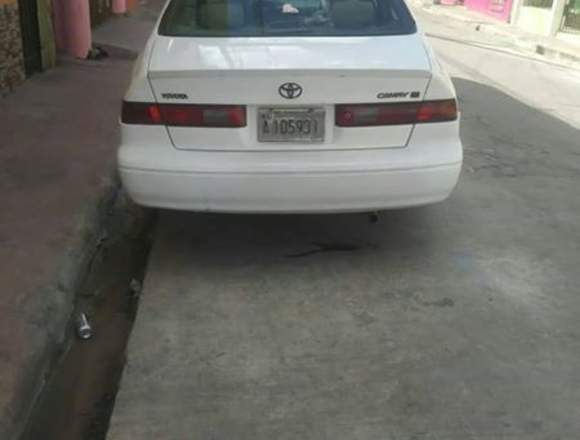 toyota camry en buena condición 