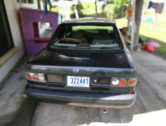 SE VENDE AUTO NISSAN