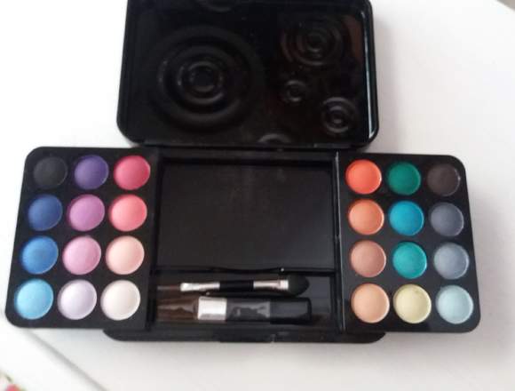 PALETA DE MAQUILLAJE SIN ESTRENAR