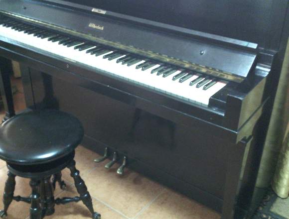 Antiguo Piano Wheelock