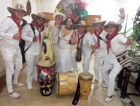 Grupo de millo o papayera hora loca 