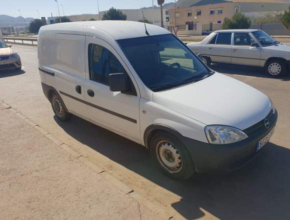 OPEL COMBO 17 DTI Perfecto Estado