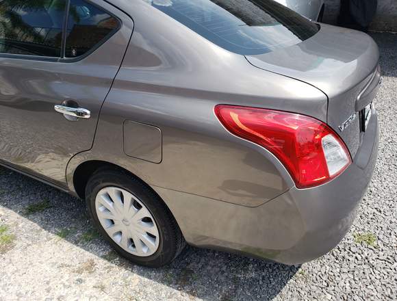 2012 Nissan Versa Sense TM AC Unico dueño 