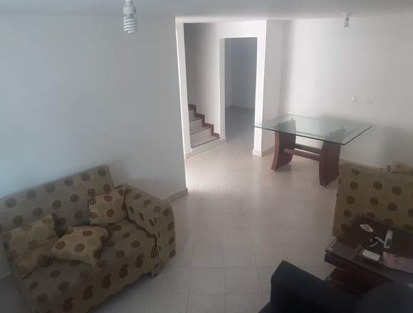 Vendo amplia casa en Urb Tasajero