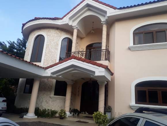 VENTA DE PRECIOSA CASA EN ZONA PRIVADA PALMIRA