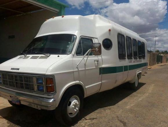 minibus dodge del año 81