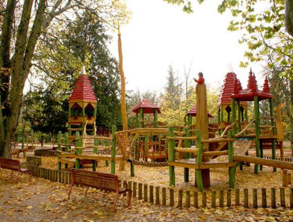 Creación y suministros de parques infantiles