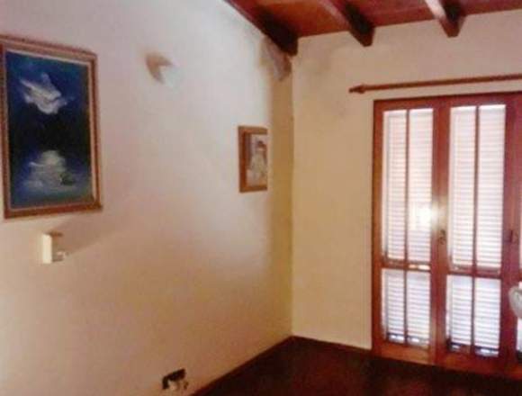 EN VENTA EN Bº AYACUCHO, CASA MAS GALPON