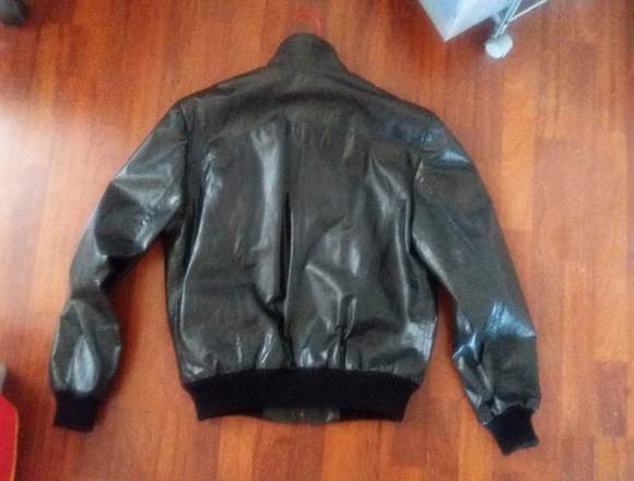 Chaqueta de Cuero nueva. Argentina. Talla L